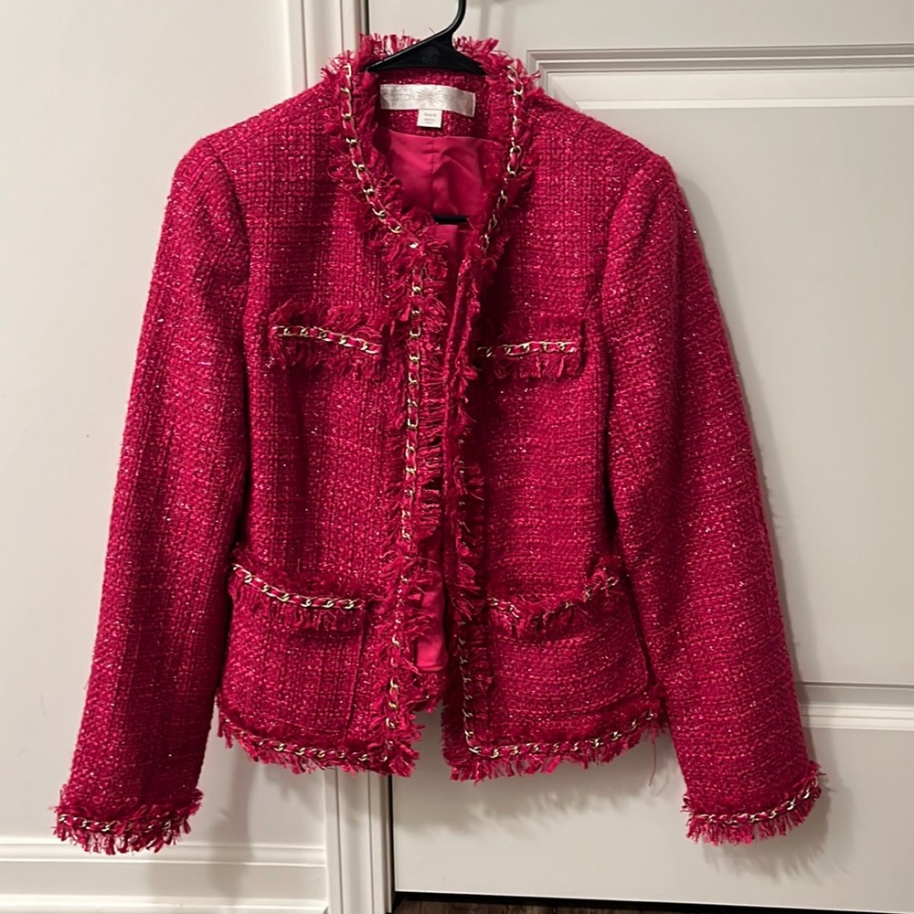 Tweed jacket with gold chain embleshments